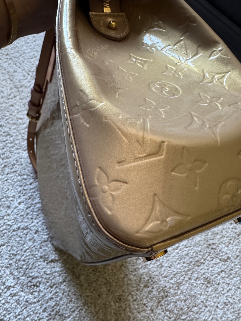Louis Vuitton Brea GM Vernis Poudre - Picture 6 of 16